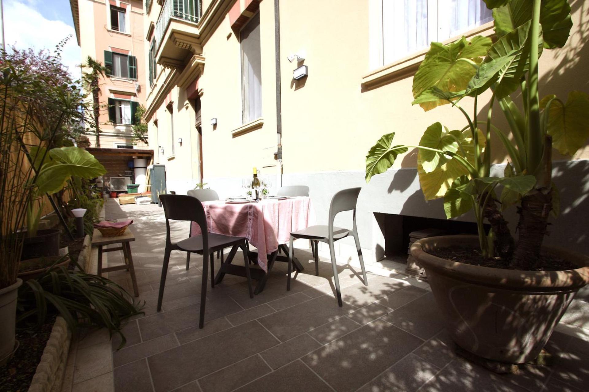 Sofia's Vatican Garden Apartment Rom